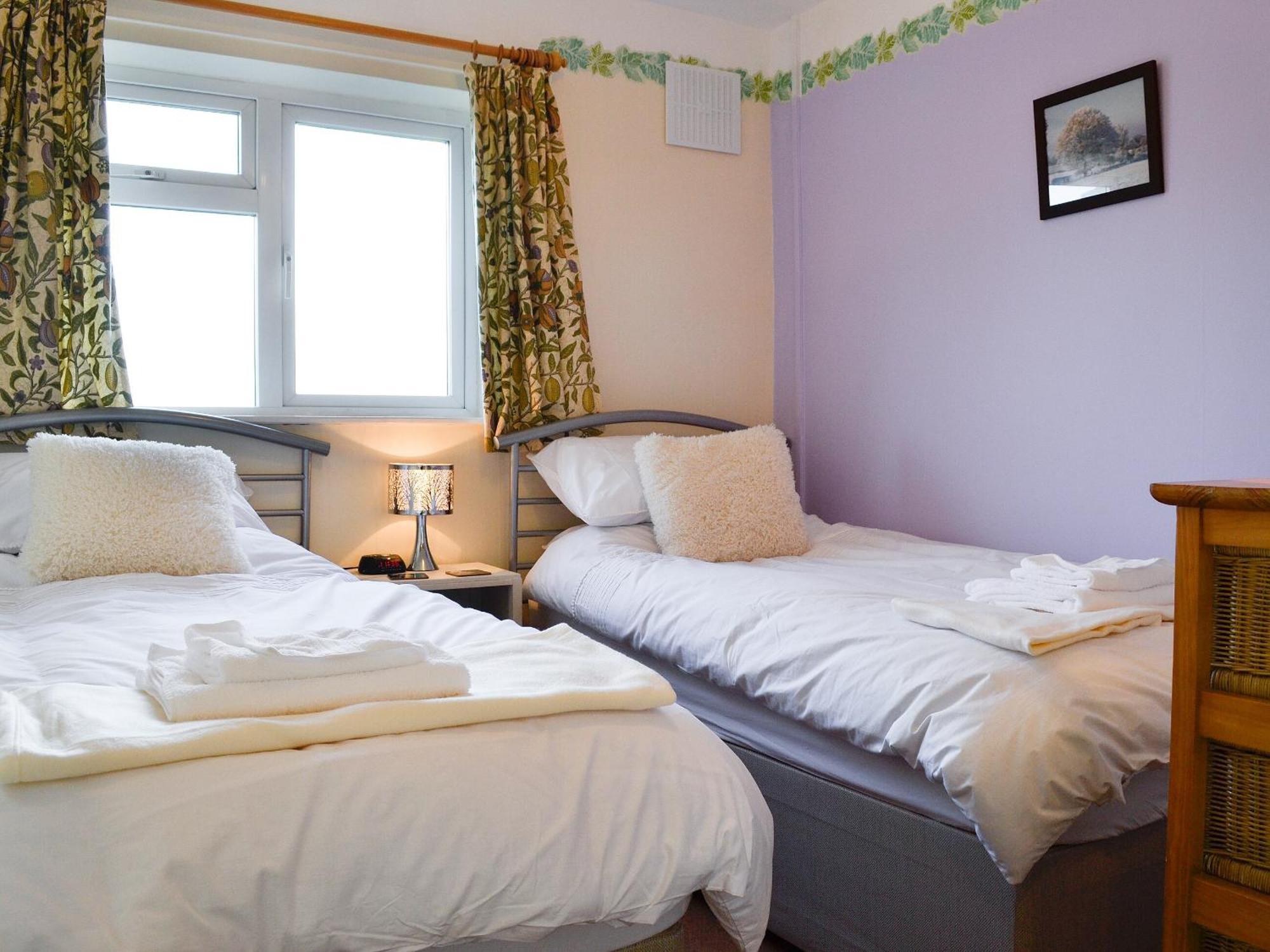Merryview Bungalow Orcop Luaran gambar